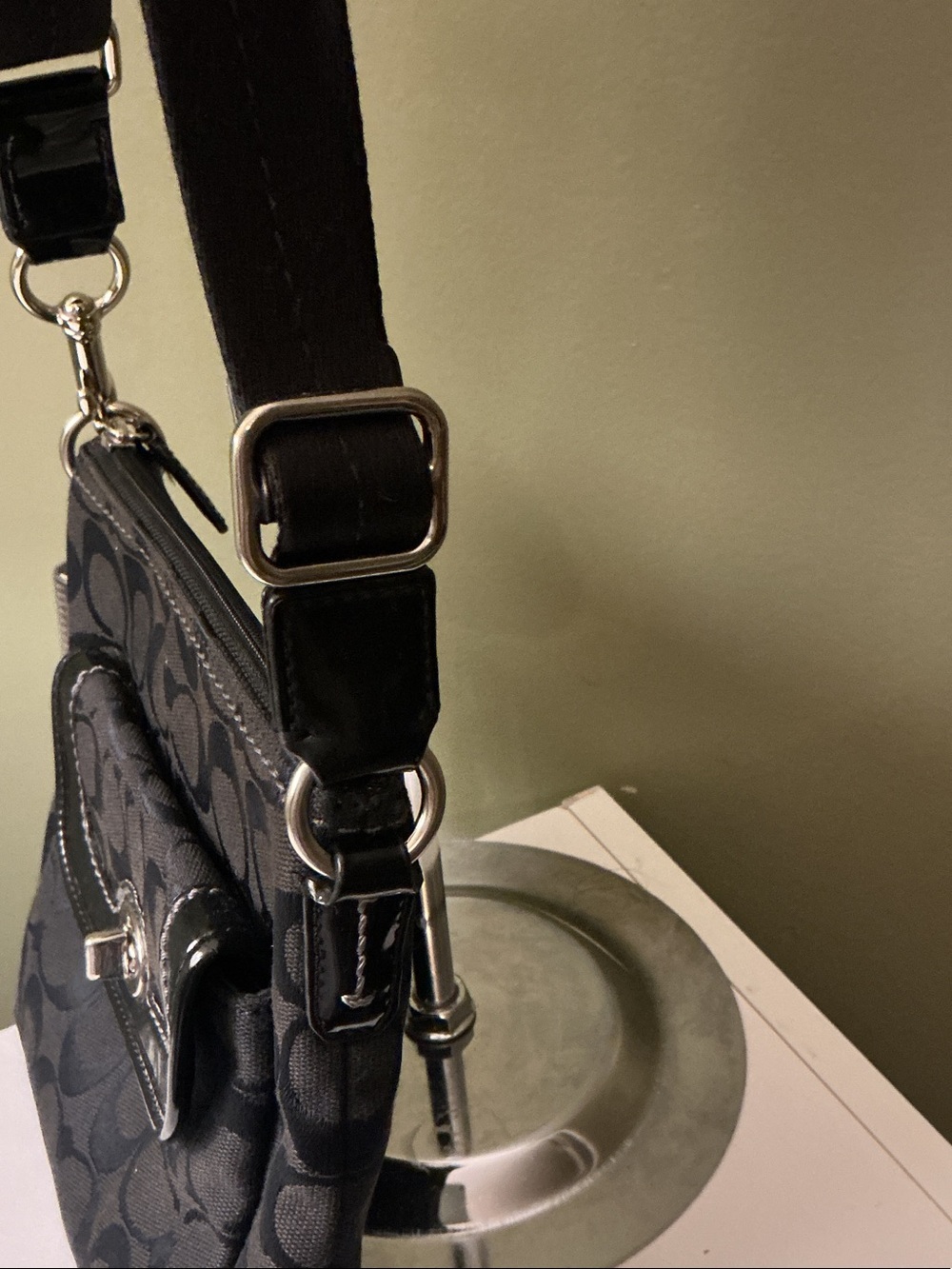 Coach Black Signature Canvas Crossbody with Turnlock Pocket Patent Trim Y2K GUC - Picture 5 of 10